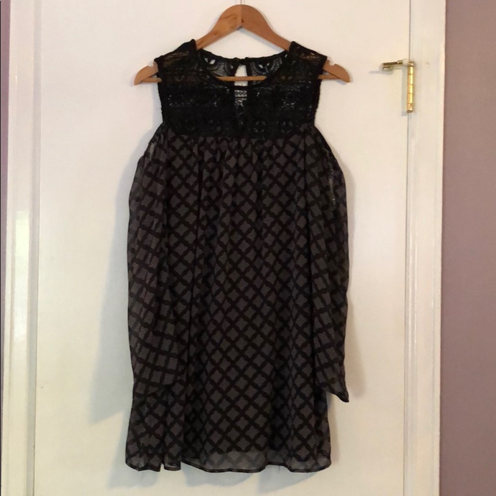 Cold shoulder lace/print tunic dress